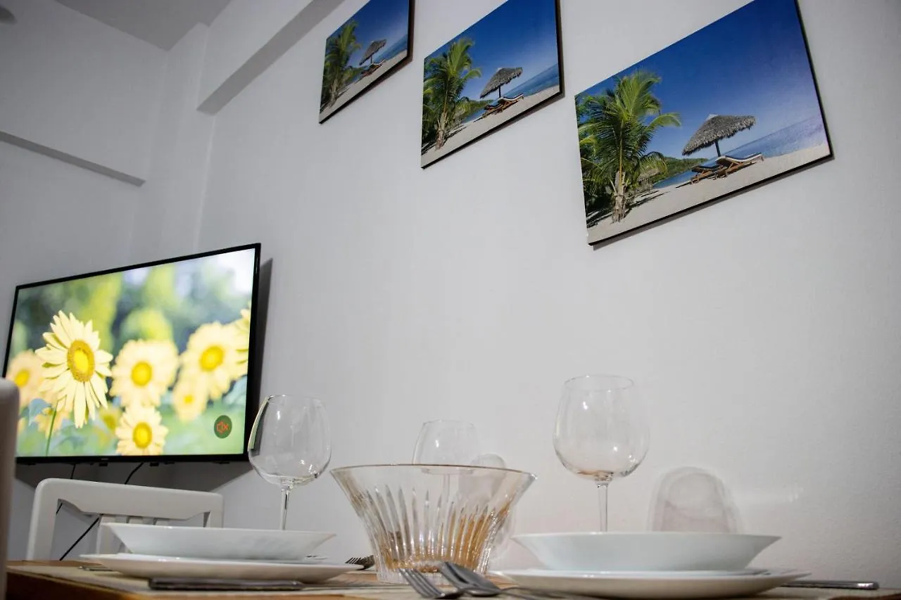 Amazing Paradise Sensation 2 Bedroom Luxury Apartment With A Jacuzzi Durrës 0*,  Albania
