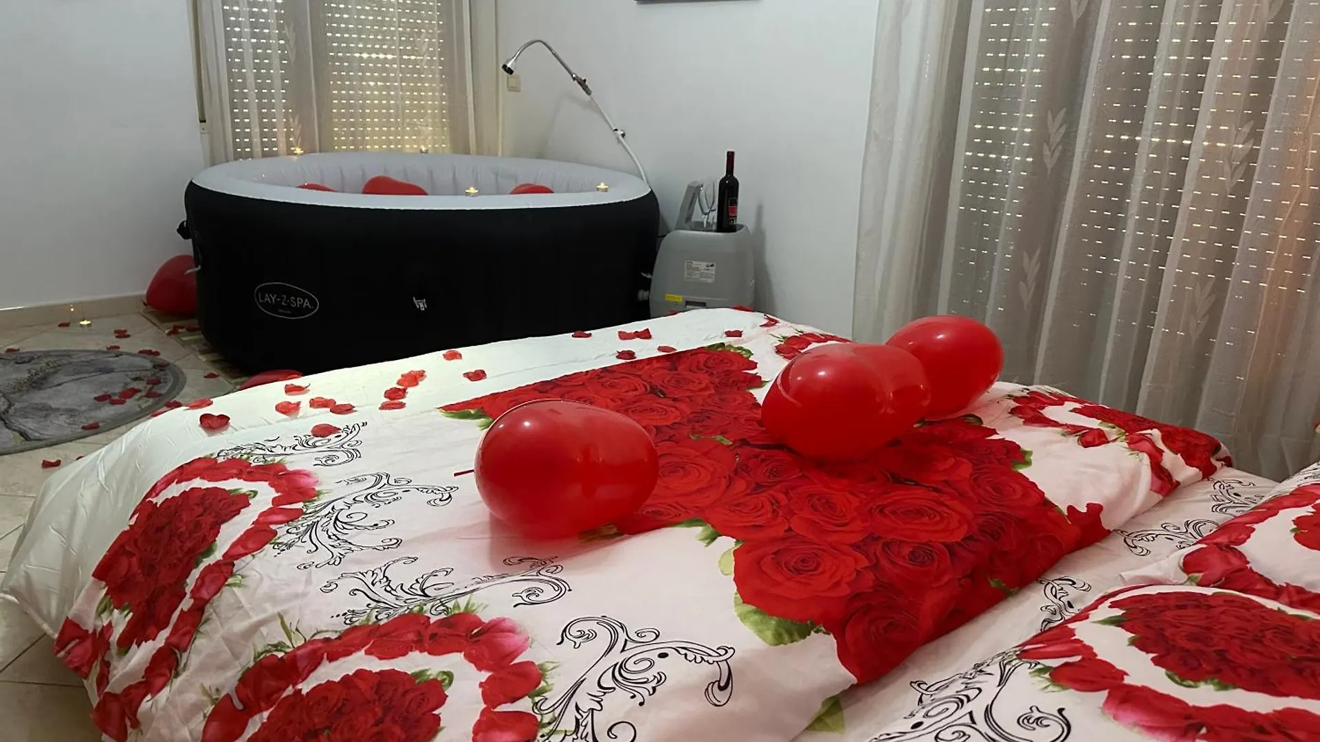 Amazing Paradise Sensation 2 Bedroom Luxury Apartment With A Jacuzzi Durrës