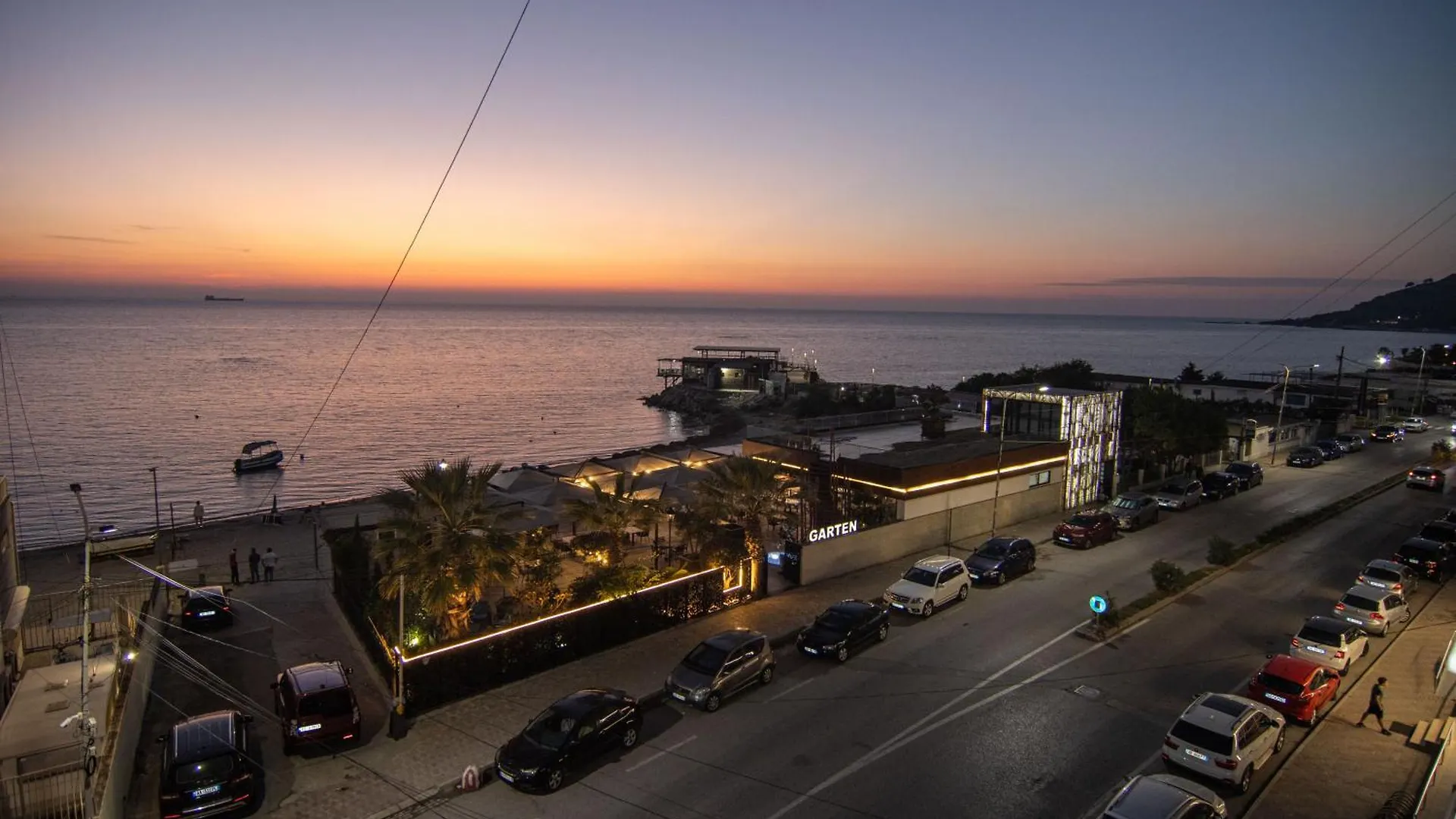 Amazing Paradise Sensation 2 Bedroom Luxury Apartment With A Jacuzzi Durrës Albania