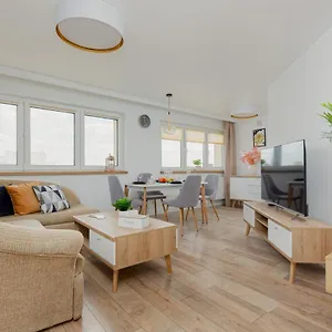 https://top-floor-view-apartment-marszakowska-by-renters.warsawhotelspoland.com